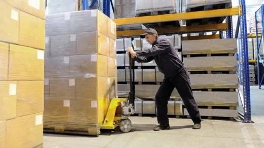 WARENANLIEFERUNG AB LAGER INNERHALB VON 48 STUNDEN